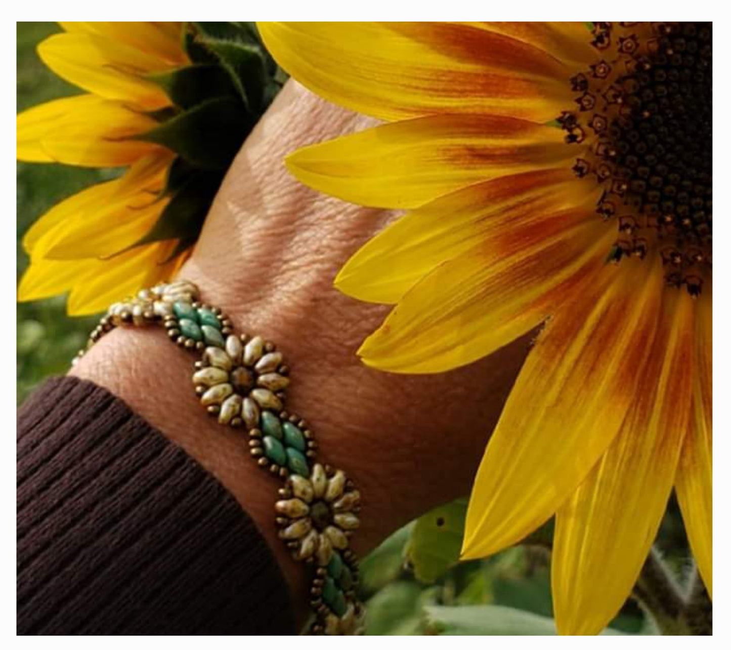 Handmade sunflower beaded bracelet