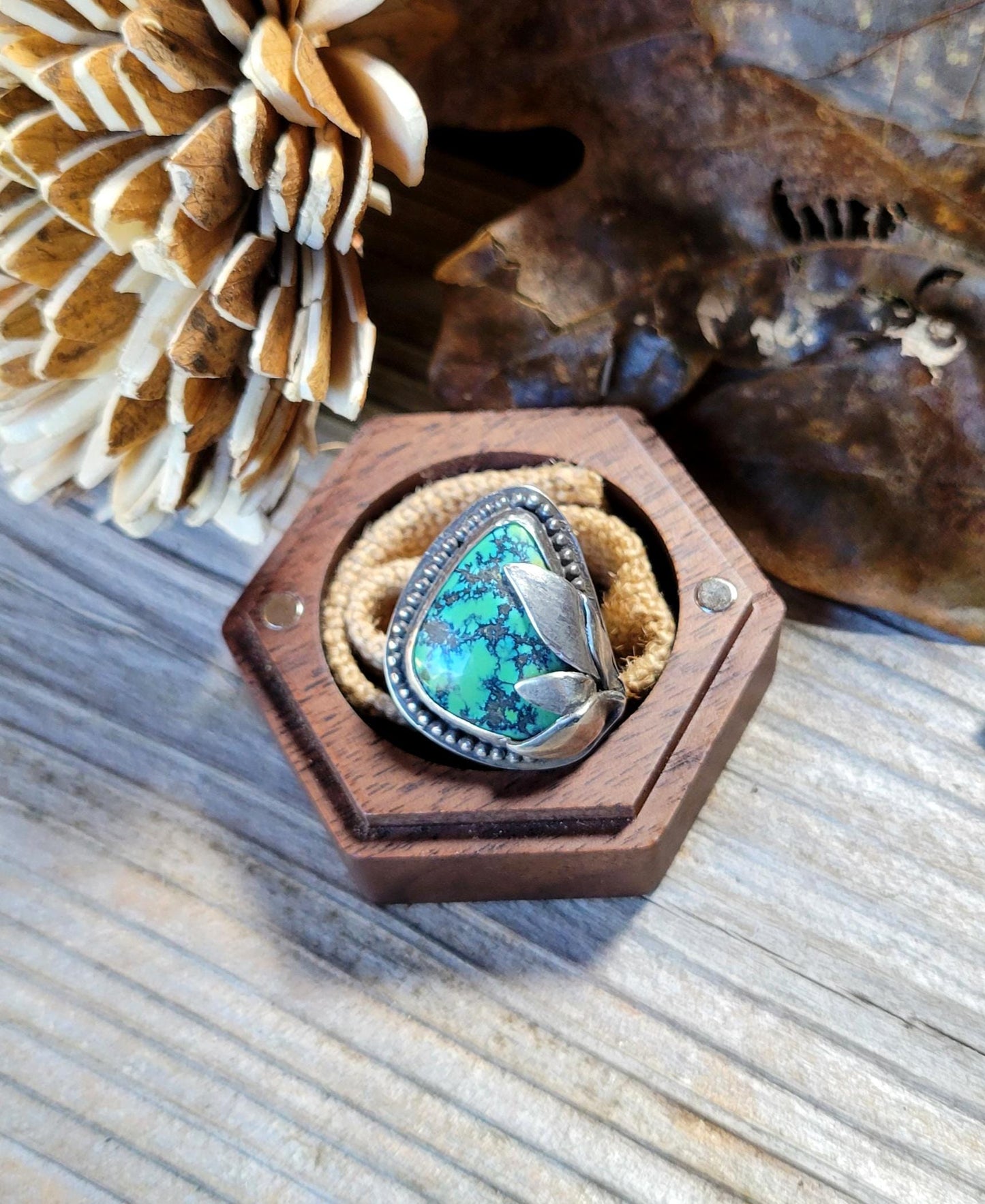 Natural Green Hubei Turquoise Ring sterling silver, handmade, leaf, leaves, botanical, floral vine shank, natural stone, Size 7.25 USA