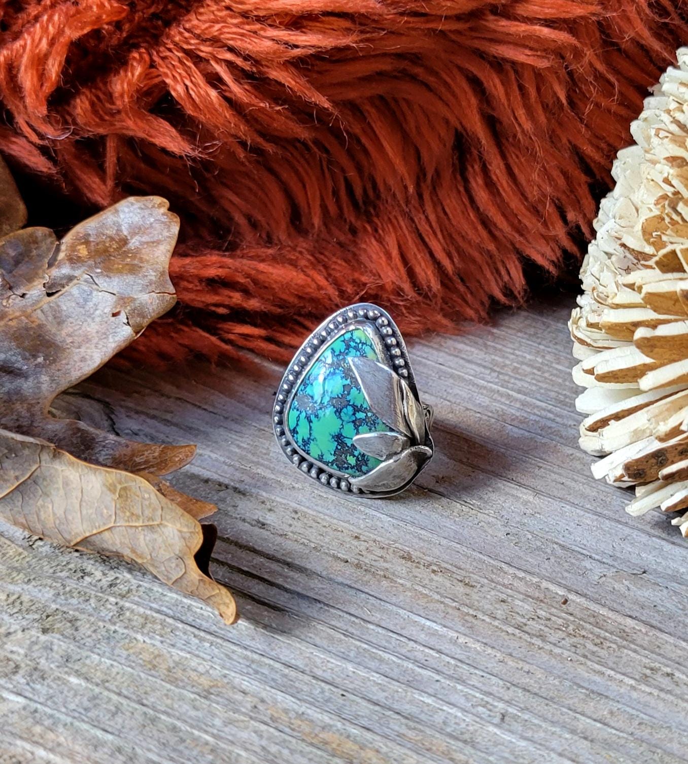 Natural Green Hubei Turquoise Ring sterling silver, handmade, leaf, leaves, botanical, floral vine shank, natural stone, Size 7.25 USA