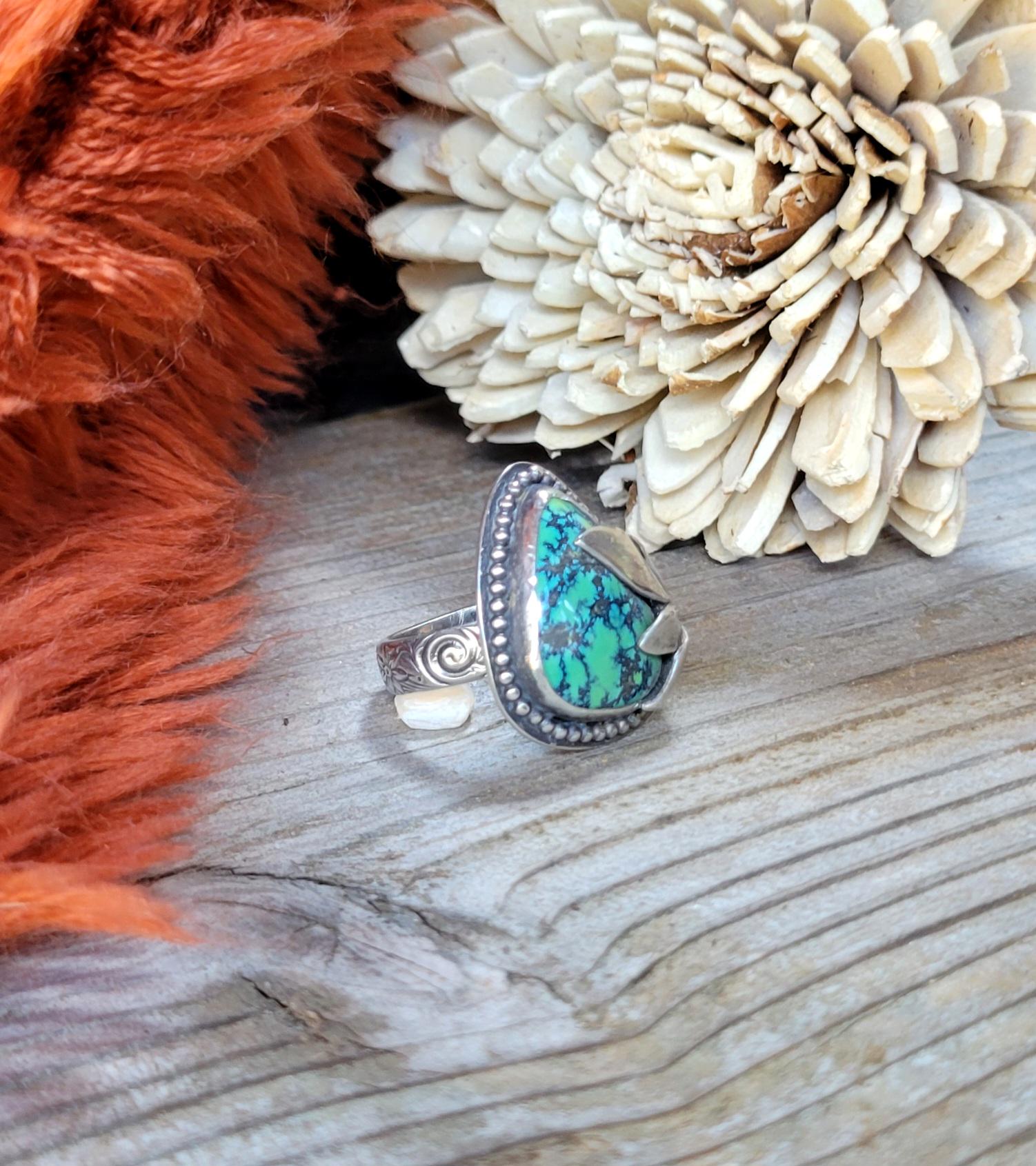 Natural Green Hubei Turquoise Ring sterling silver, handmade, leaf, leaves, botanical, floral vine shank, natural stone, Size 7.25 USA