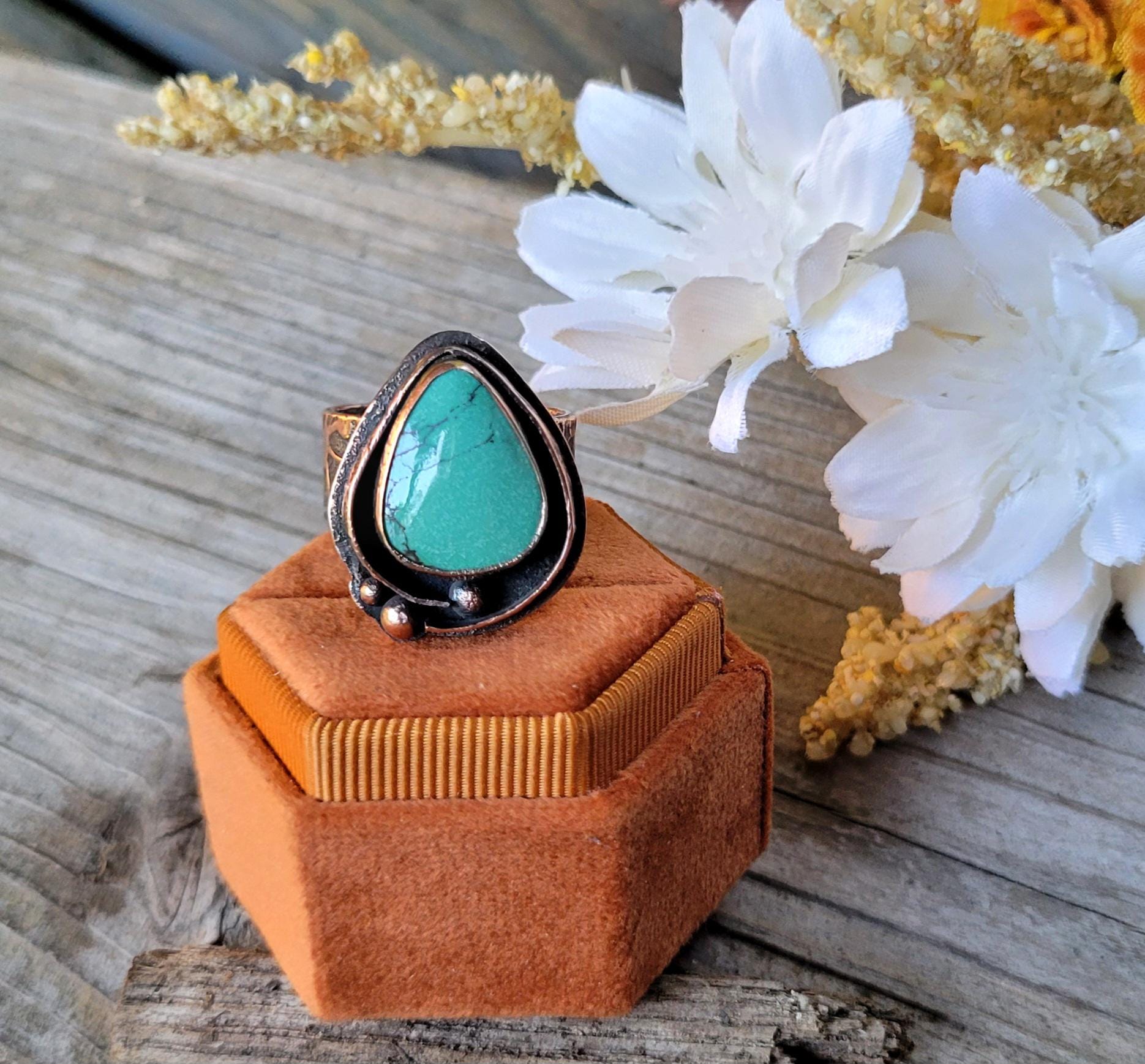 Green Hubei Turquoise Copper Ring - handmade, antiqued hammered copper, rugged, solid, beautiful gift, Size 7.5 USA